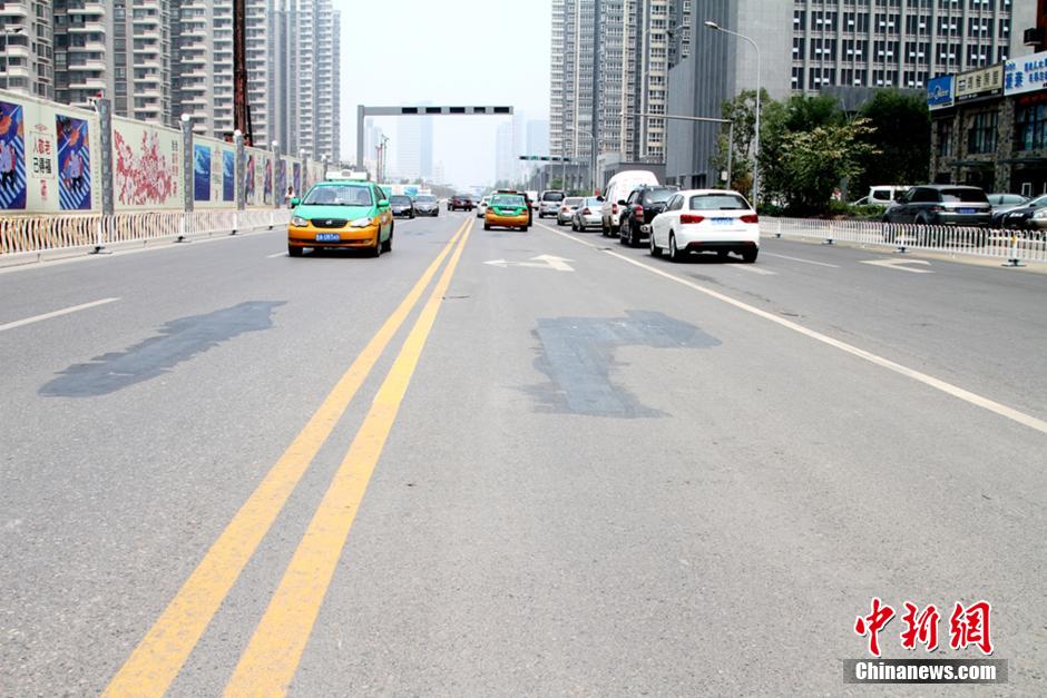 西安“搞暈”駕駛員交通標線已被涂抹