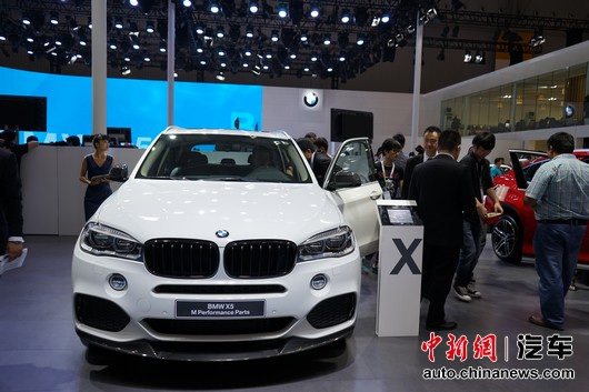 成都車展進口車價調查:寶馬車價未降 奔馳部分車加價 成都車展進口車價調查:寶馬車價未降 奔馳部分車加價