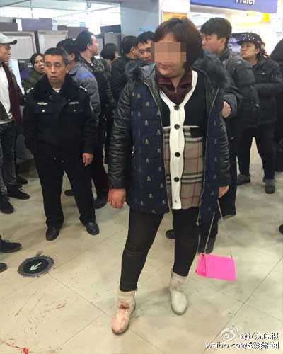 沈陽：女子因口角騎打老太 大喊我眼鏡三萬多