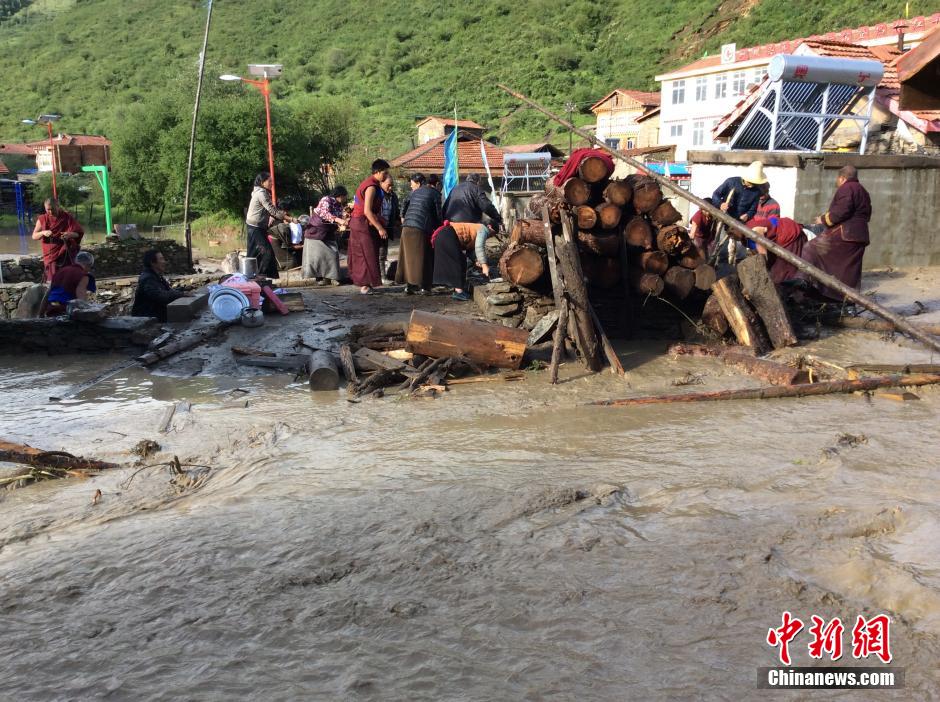 阿壩縣茸安鄉格爾登瑪受災現場。 李慧蛟 攝