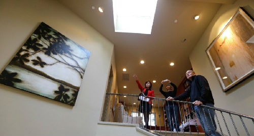 中國人在美愛用現金買房 已推高美國房價 中國人在美愛用現金買房 已推高美國房價