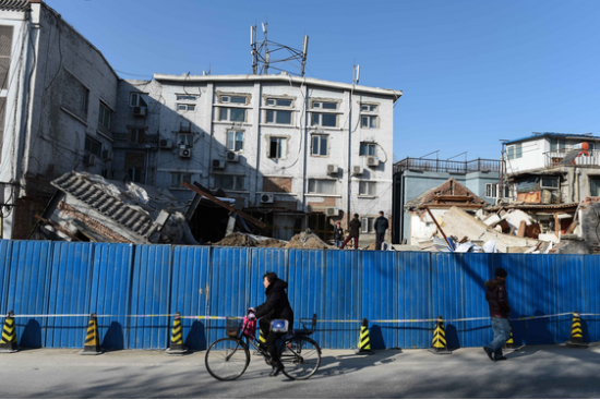 塌陷現場已被圍擋圈住（1月28日攝）。新華社發布客戶端記者羅曉光攝