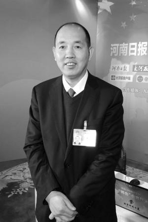 張全收:全國人大代表、上蔡縣朱里鎮拐子楊村黨支部書記、深圳全順人力資源開發有限公司董事長