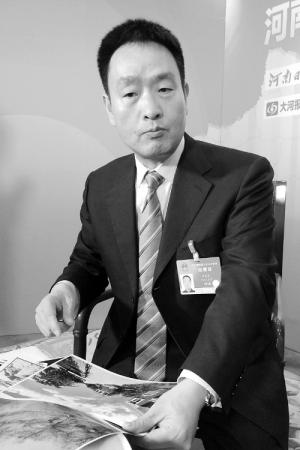 裴春亮:全國人大代表、輝縣市張村鄉裴寨社區黨總支書記