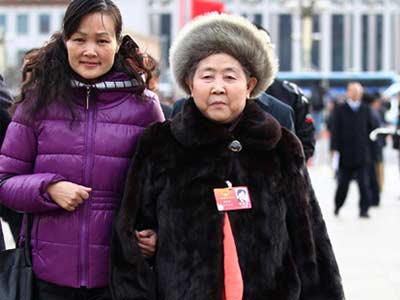 老幹媽陶華碧：掙外國人錢 國內7.9 國外24