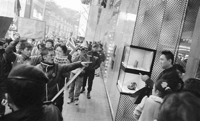 各界評“香港滋擾內地客”事件粗暴行為全港震驚