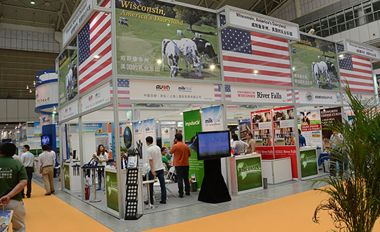 奶協會長高鴻賓:中國奶業優勢在生鮮奶 奶協會長高鴻賓:中國奶業優勢在生鮮奶