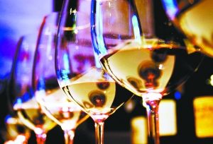 高價品滯銷正牌遇水貨衝擊 葡萄酒杯具市場"悲劇" 高價品滯銷正牌遇水貨衝擊 葡萄酒杯具市場"悲劇"