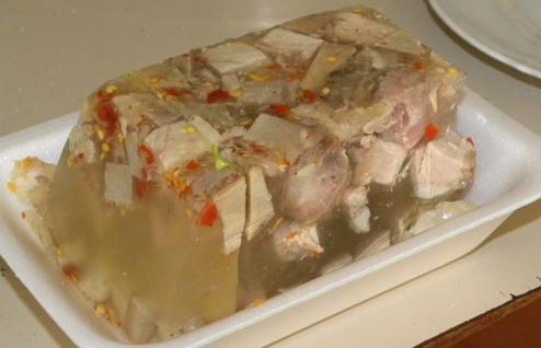 俄制成超大肉凍長5米重400公斤破世界紀錄(圖)