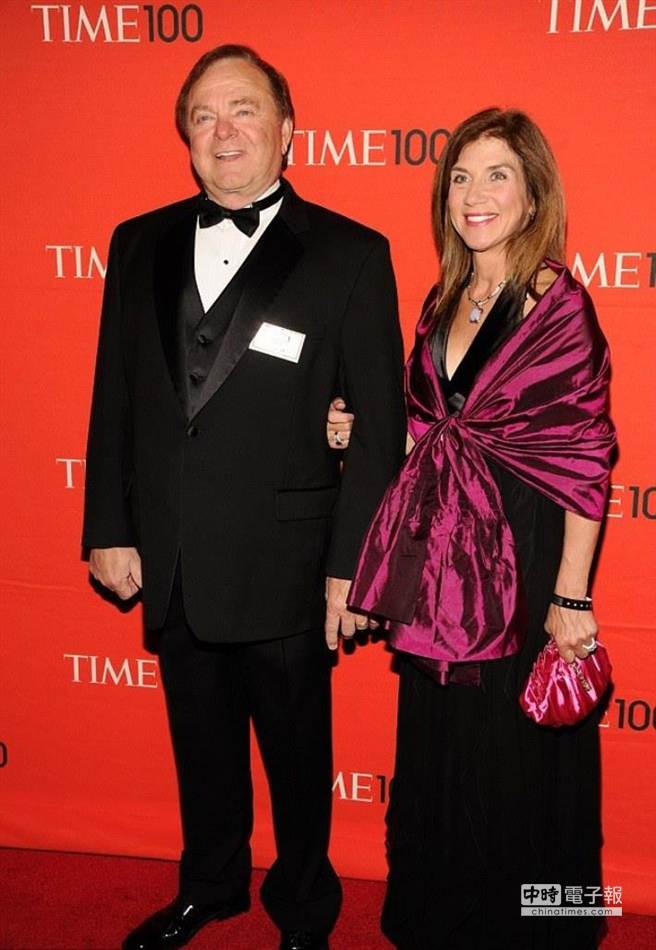 石油大亨韓姆與其妻蘇安合影,兩人目前已經分手。(臺媒翻攝自網絡)