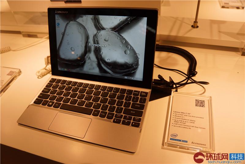 <p>　　聯想Miix2 8是一款運行完整Windows 8.1係統的8英寸平板電腦，它和以往產品最大的不同之處在于它用8英寸的機身承載了在PC界叱吒風雲的intel四核Bay Trail-T Atom處理器與最新的微軟Windows 8.1操作係統。這款可以當做普通平板電腦使用，又可以作為PC替代品的平板電腦售價為300美元，約合人民幣1900元左右。我們似乎找不到更廉價的完整體驗Win 8.1的產品了。</p>