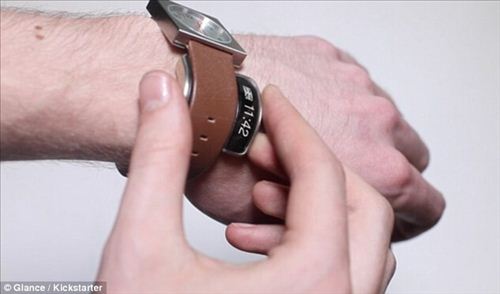 加拿大公司研發神器 可將任何普通手表變智能