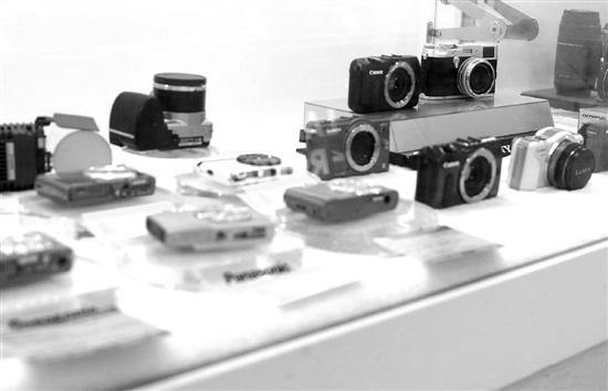 數碼城相機賣家接連撤櫃 卡片機早已死在沙灘上