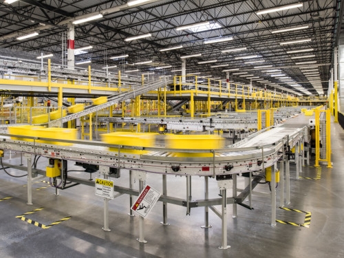 亞馬遜1.5萬機器人處理訂單:全自動 準確率99%