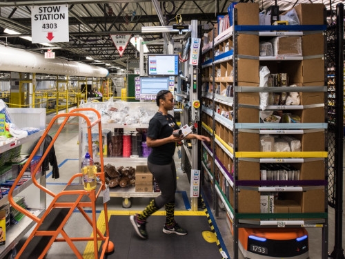 亞馬遜1.5萬機器人處理訂單:全自動 準確率99%