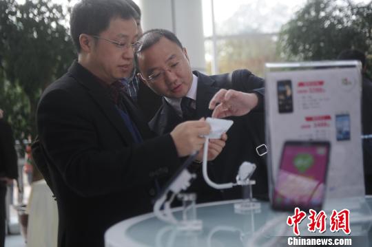 李克強促降網費引網友點讚專家:提速降價勢在必行