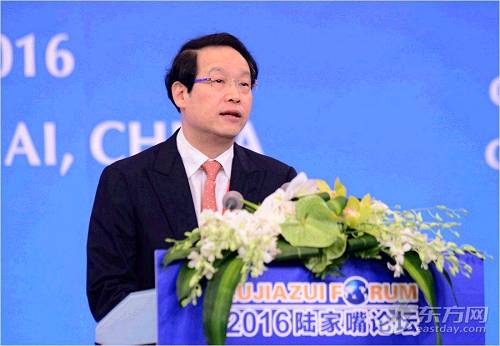 項俊波表示，去年全國共實現保費收入2.4萬億元，行業總資產達12.4萬億元，實現利潤2824億元，是國際金融危機以來的最好水平。今年以來，保險業發展繼續呈現出加速的態勢，1-4月，全國實現保費收入1.4萬億元，同比增長40%。