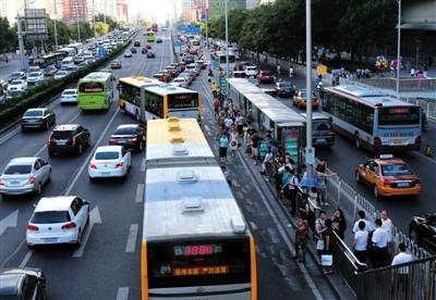 北京三環路出入口成堵車源頭? 出入口距離過近 北京三環路出入口成堵車源頭? 出入口距離過近