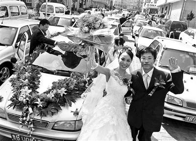 一汽夏利三季報巨虧7億 國民車為何成虧損王 一汽夏利三季報巨虧7億 國民車為何成虧損王