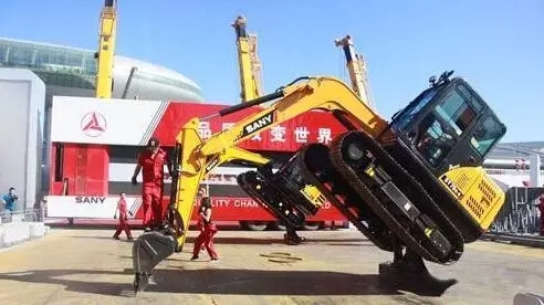 2015國內挖機銷售前十出爐三一產品佔據五席