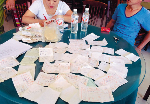 遼寧一小吃部被打白條178張欠債者多為公職人員 遼寧一小吃部被打白條178張欠債者多為公職人員