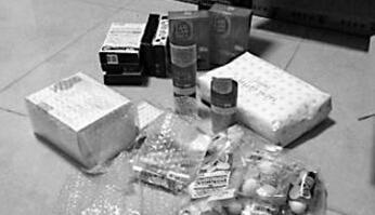 林龍輝說他寄得東西只剩下了這些