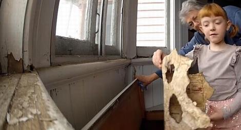 還有一張被燒毀一半的地圖