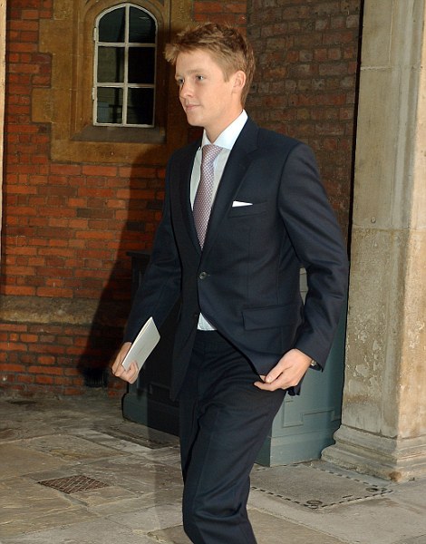 英國第三富猝逝 25歲兒子將繼承90億英鎊遺產