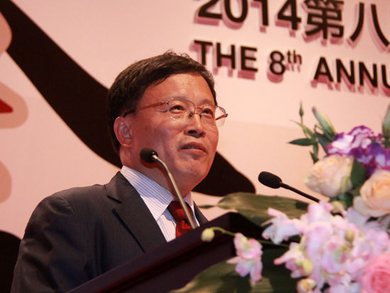 由中歐國際工商學院、新華社《財經國家周刊》共同主辦的“2014第八屆中國銀行家高峰論壇”于9月13日舉行。本屆峰會的主題：《2014中國銀行業：因勢而變》。上圖為中國人民銀行條法司司長穆懷鵬。(圖片來源：新浪財經 劉海偉 攝)