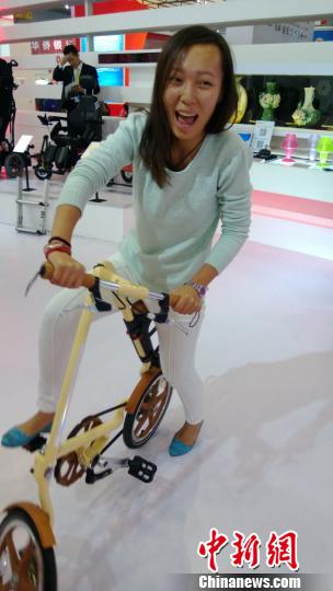 臺灣精品館亮相西博會高科技產品扯人眼球