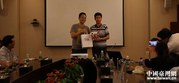 臺灣互聯網業者參訪大陸電商龍頭企業京東商城