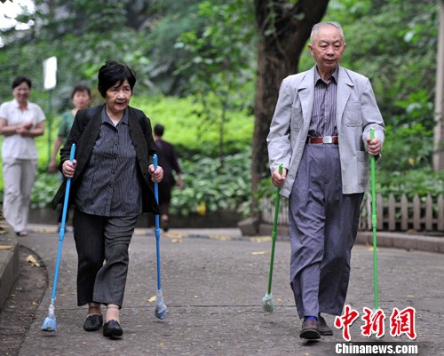 調查稱臺灣老人自我感覺差 超4成自認“負擔” 調查稱臺灣老人自我感覺差 超4成自認“負擔”