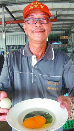 臺灣一達人養三萬只鴨一成下出雙黃蛋