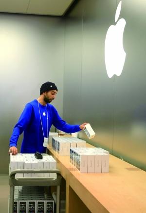 蘋果聯手IBM搶佔企業移動市場 黑莓微軟面臨衝擊 蘋果聯手IBM搶佔企業移動市場 黑莓微軟面臨衝擊