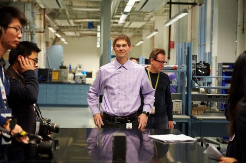 探訪摩托羅拉總部實驗室 揭開手機背後的秘密 探訪摩托羅拉總部實驗室 揭開手機背後的秘密