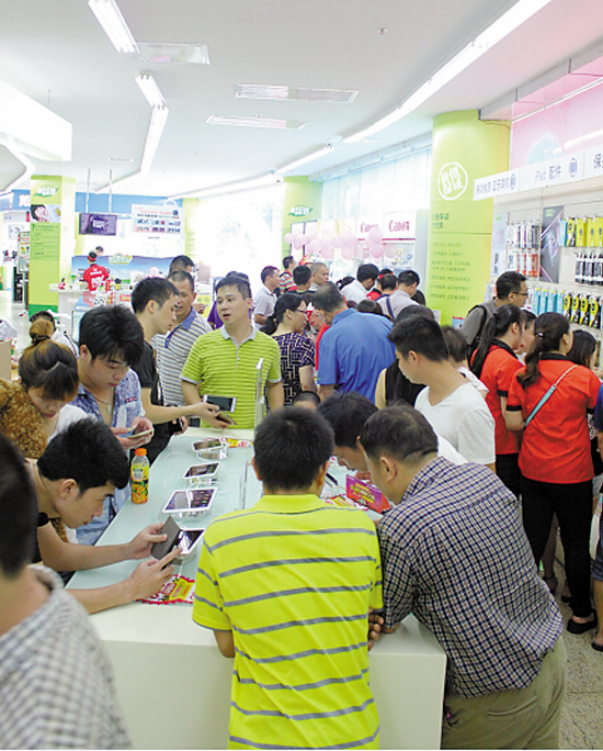 國產手機銷量猛增 高性價比俘獲粉絲