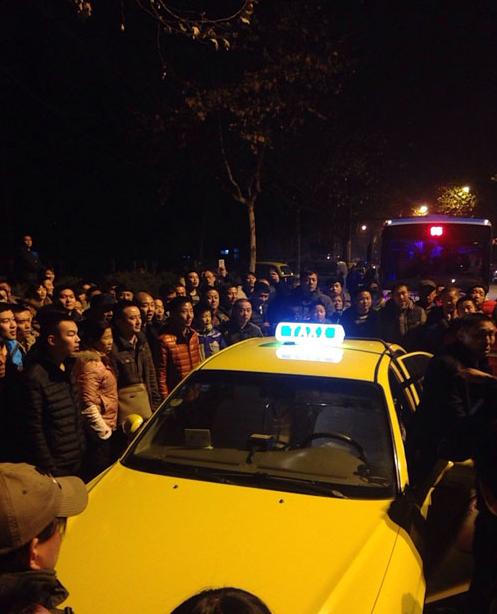 南京打砸出租車內幕被曝光 每月7000元份子錢不堪重負(組圖)