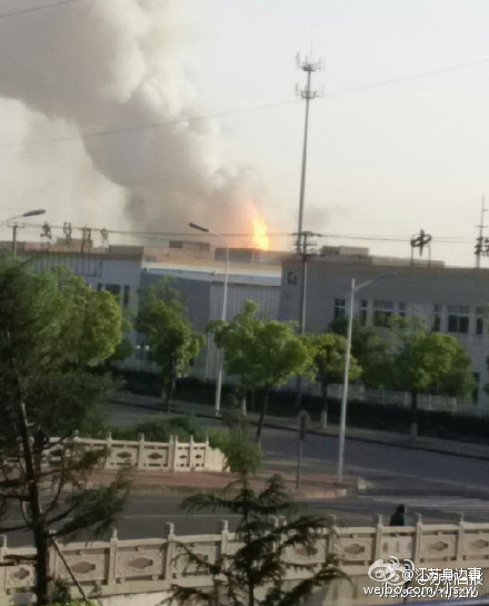 蘇州火災：濃煙滾滾火光衝天 為“清風”紙巾生廠商