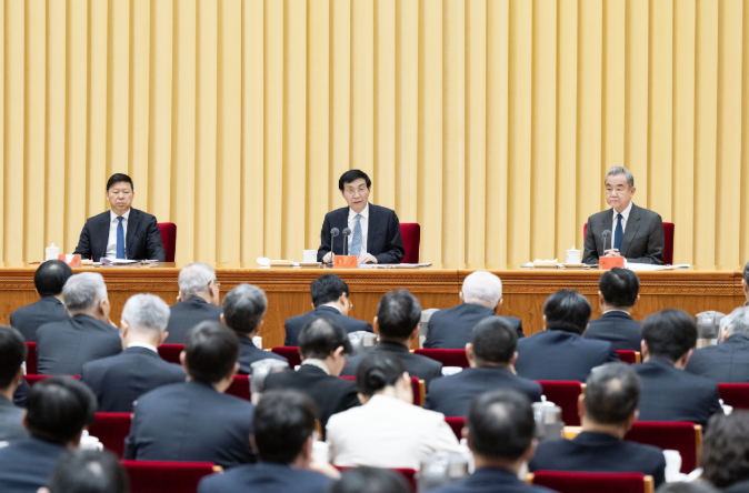 Top political adviser urges deeper cross-Strait integration, people-to-people ties