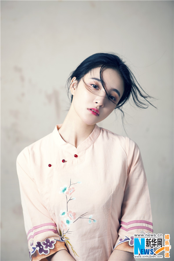 Elegant Liu Yuxin embraces this spring