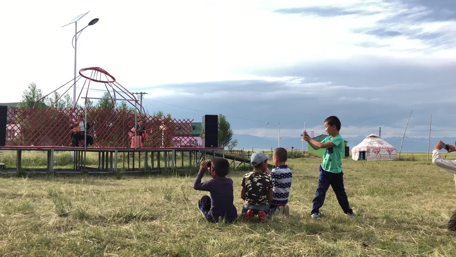 能與新疆美景相媲美的 一定是那淳樸的民風圖片