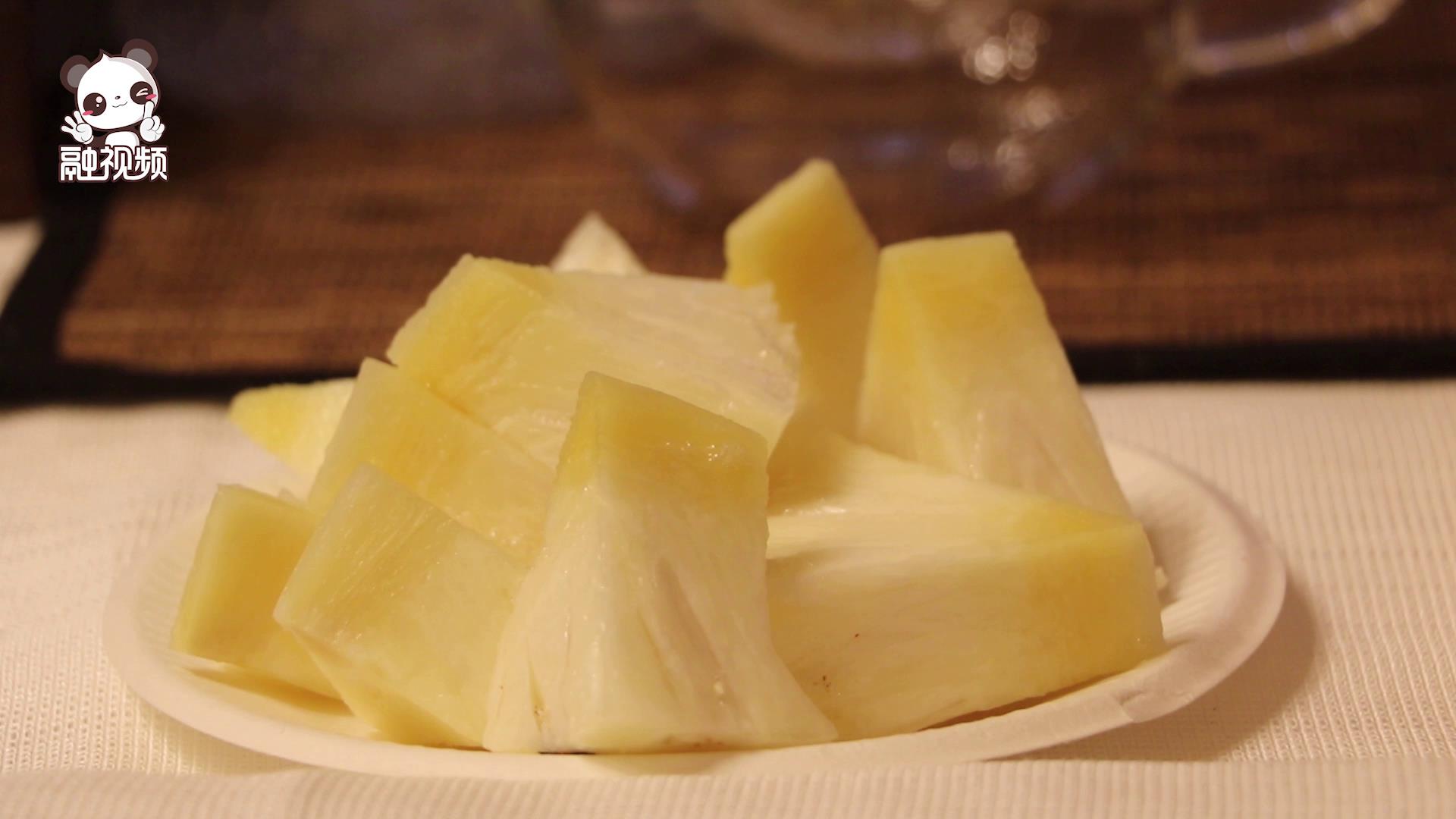 你見過鹽水泡鳳梨嗎？圖片