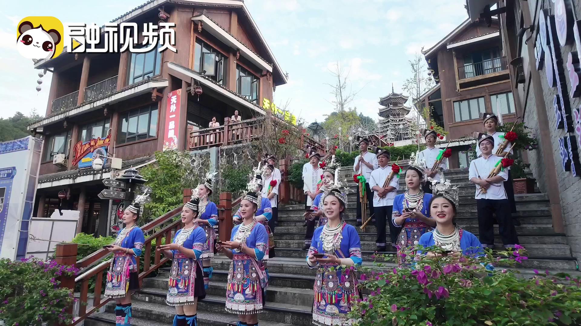 臺胞體驗侗族傳統“攔路歌” 歡唱“我們都是一家人”圖片