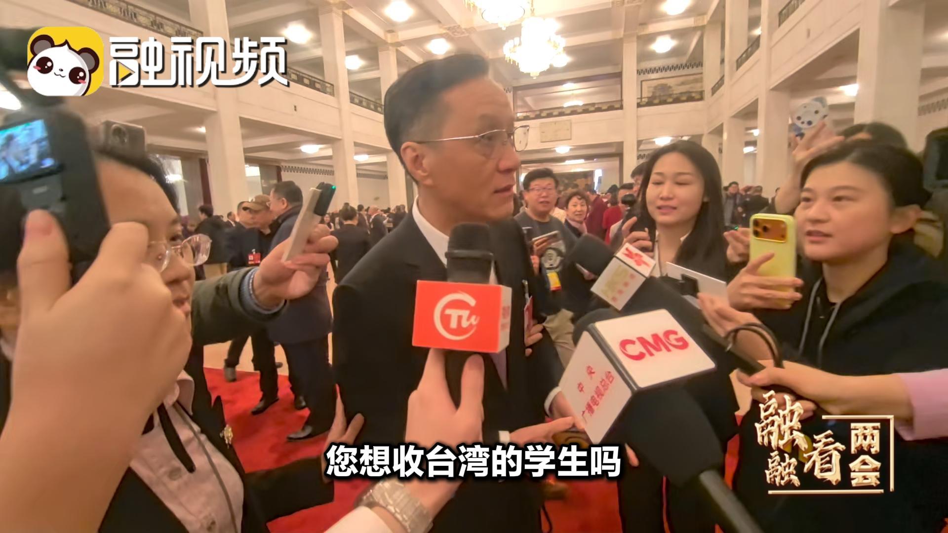 �����x�G�O�W�ǥͯ��ڧڴN���L �@���ǳƵۥh�O�W-�ʭ�.jpg