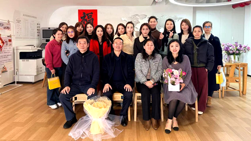 【AI主播】【融融觀浙】寧波北侖舉辦兩岸家庭“三八節”AI體驗活動