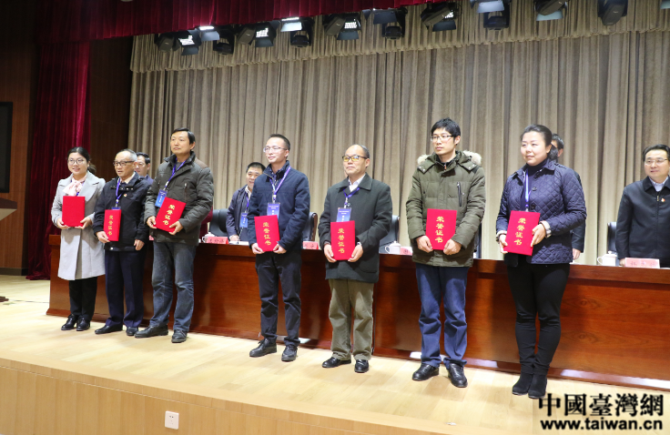 �M�a�Ǫ̻��E�a�w �@�ܡ��P���ӻP���إ��ڰ��j�_����