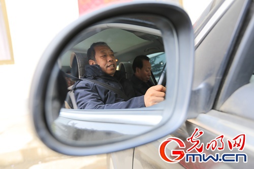 【網絡媒體走轉改】家人眼中的李保國:和時間比賽的一生