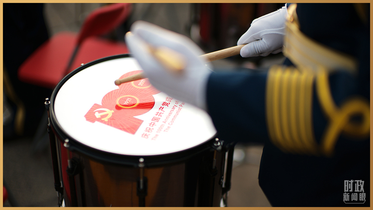 �ɬF�s�D��ح�ʦ~�ؽϲ��Y����A�`�ѰO���ܶǻ����S�H��