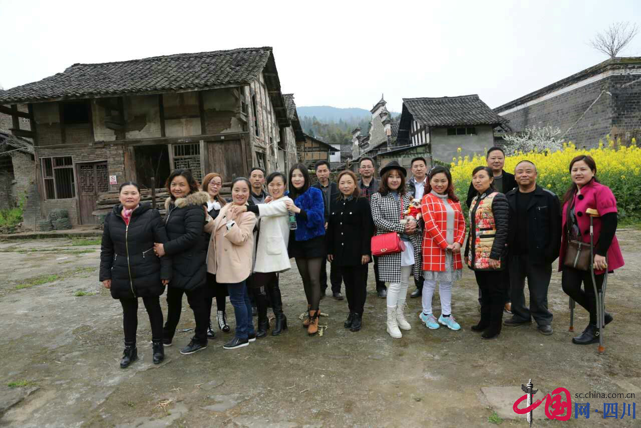 平昌實驗小學:走基層、看變化、謀發展 開展係列活動慶祝“三八”國際婦女節 平昌實驗小學:走基層、看變化、謀發展 開展係列活動慶祝“三八”國際婦女節