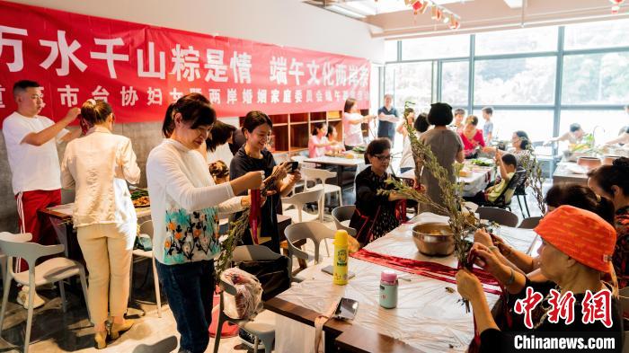 �Ϭ����U���d�s��O���P�ݤȤ�ƨ⩤�ˡ��ݤȬ��ʡC�@������ ��